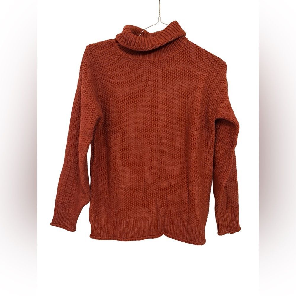 Women’s Small Textured Turtleneck Sweater — Red Bean Paste